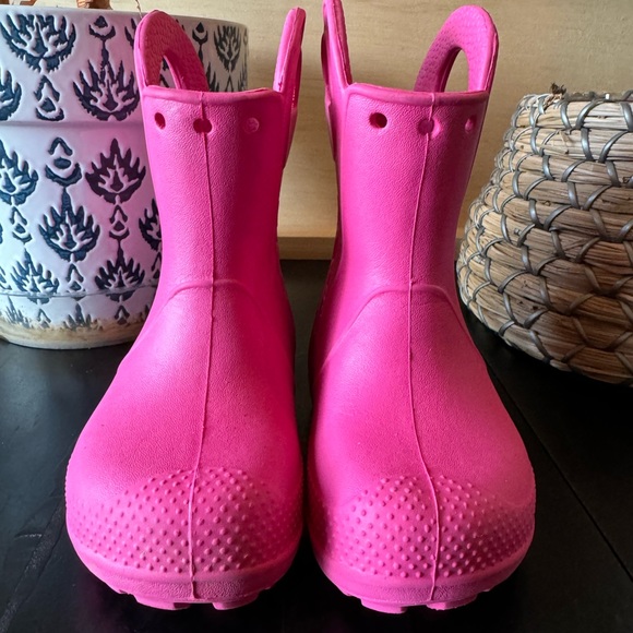 SOLD 🩷 CROCS Pink Rain Boots - Toddler Size 6 - Picture 3 of 12